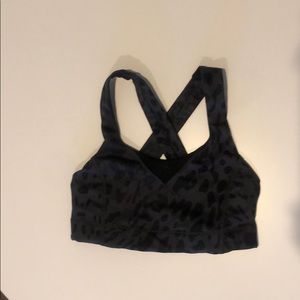Lululemon bra size 2 tag removed